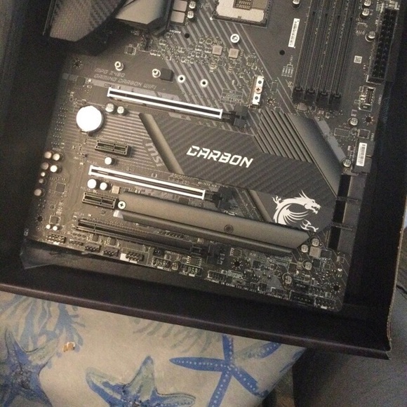 MSI MPG Z490 LGA 1200, Intel Gaming Motherboard - Picture 4 of 6